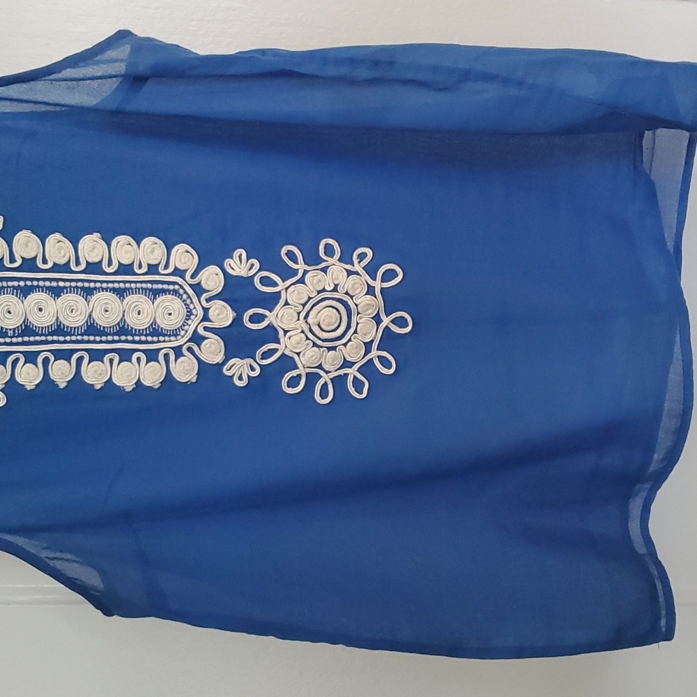 Banana Republic embroidered shirt